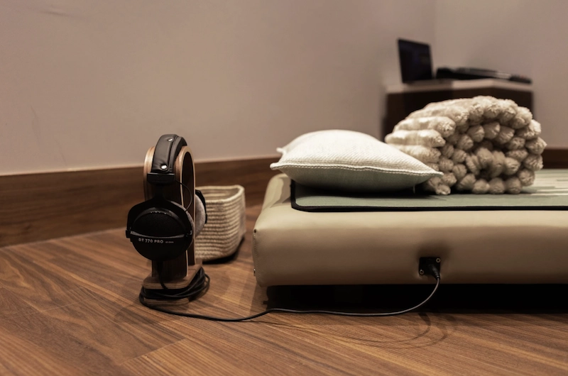 The Onizion vibroacoustic therapy bed